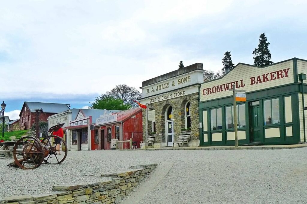 Old Cromwell Town